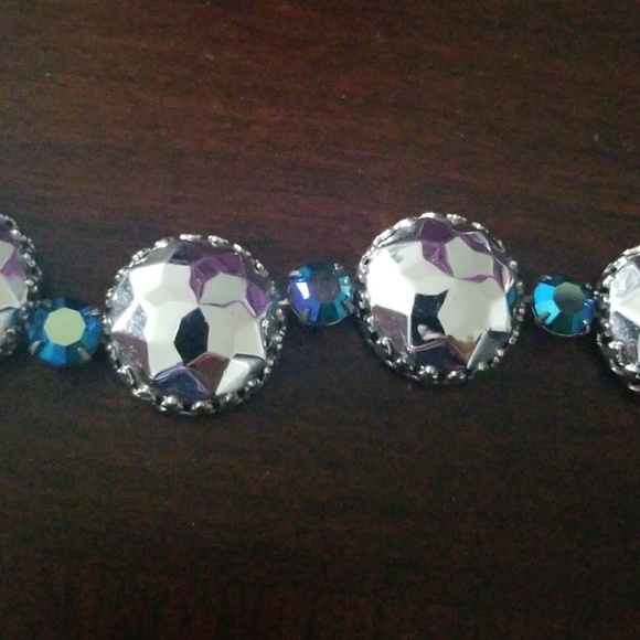 Necklace - Picture 2 of 3